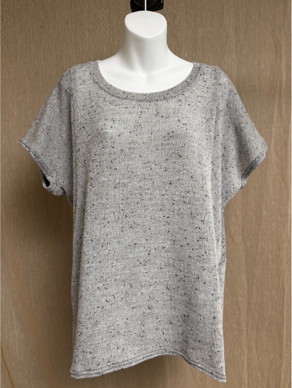 Apt 9. Knit Top in Gray with black specks- XL